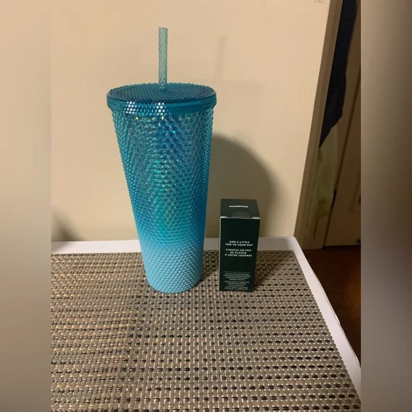 ⭐️New blue ombré cold cup - Picture 2 of 6
